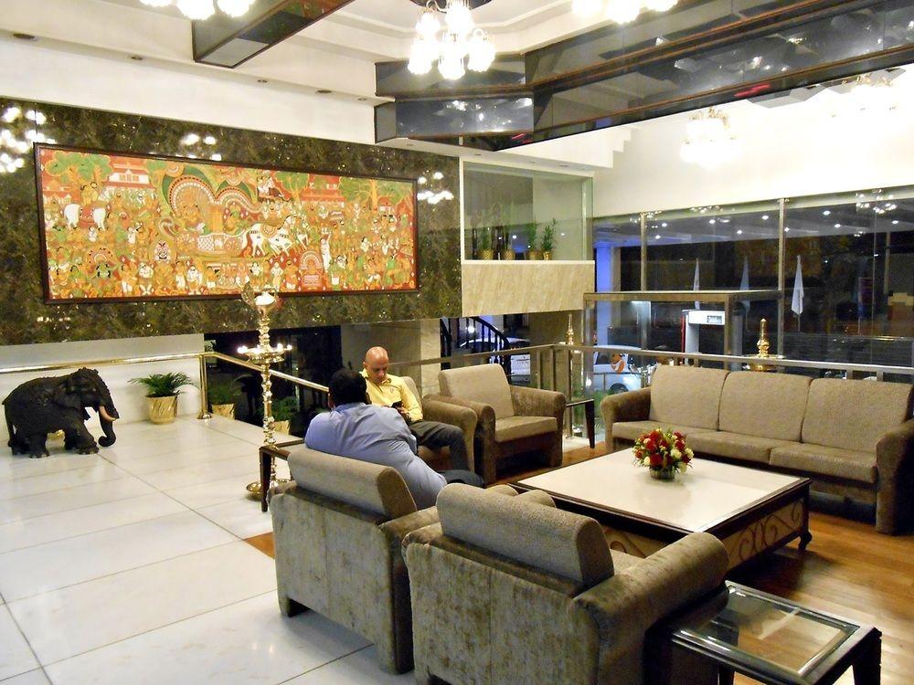 The South Park Hotel Thiruvananthapuram Ngoại thất bức ảnh