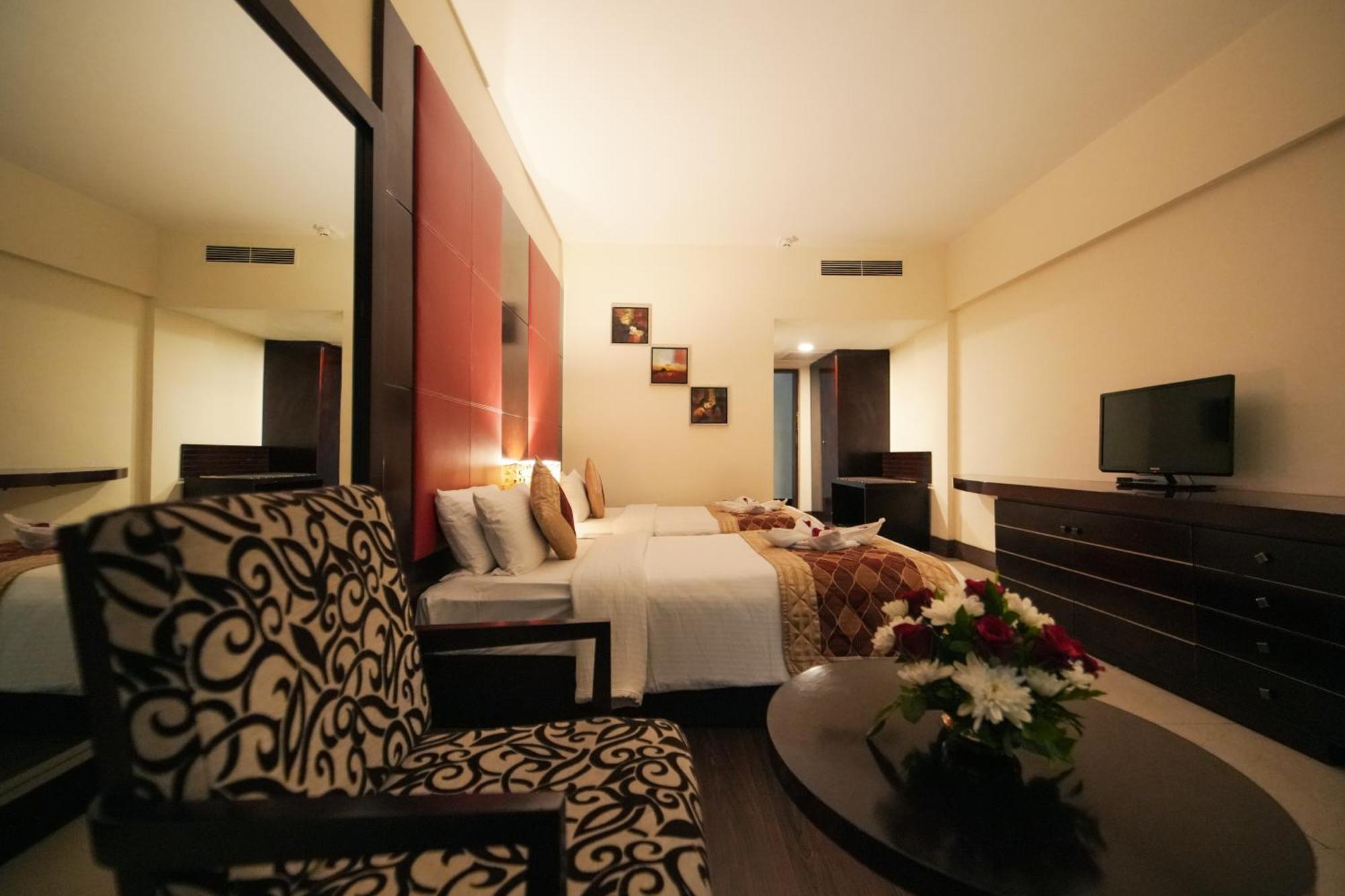 The South Park Hotel Thiruvananthapuram Ngoại thất bức ảnh