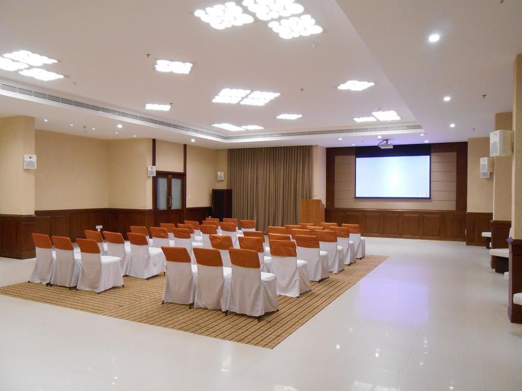 The South Park Hotel Thiruvananthapuram Ngoại thất bức ảnh