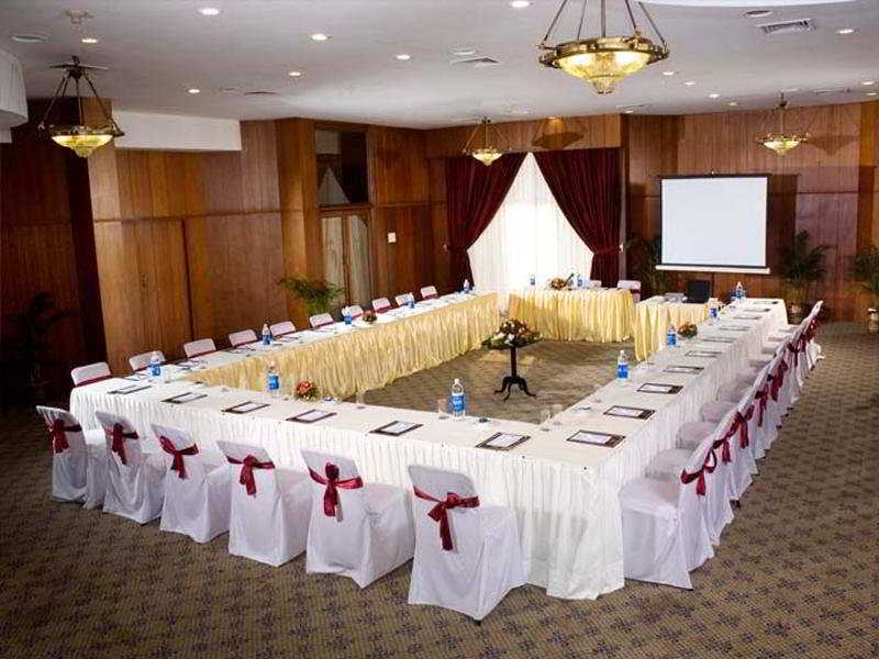 The South Park Hotel Thiruvananthapuram Ngoại thất bức ảnh