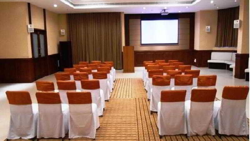 The South Park Hotel Thiruvananthapuram Ngoại thất bức ảnh