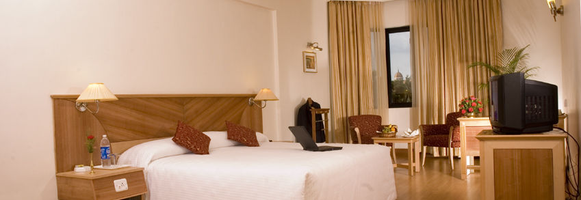 The South Park Hotel Thiruvananthapuram Ngoại thất bức ảnh