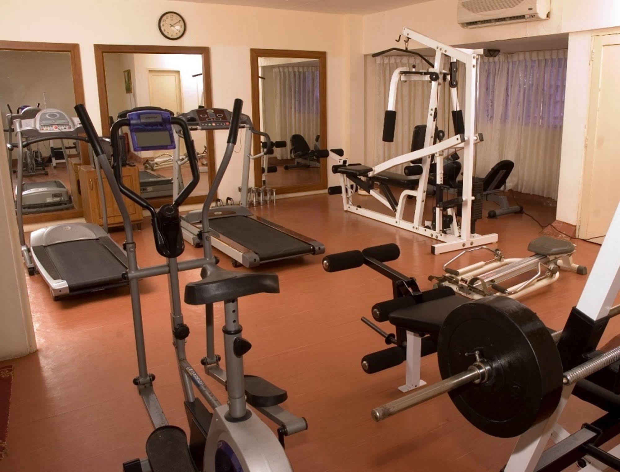The South Park Hotel Thiruvananthapuram Ngoại thất bức ảnh