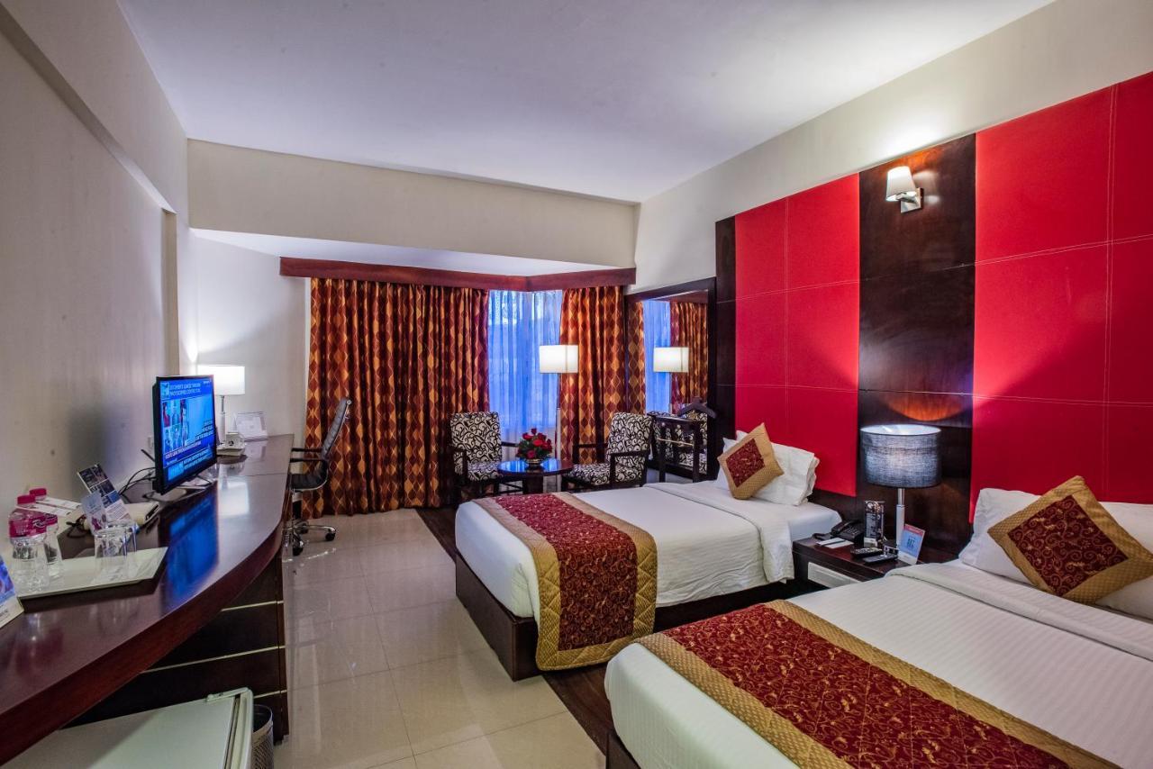 The South Park Hotel Thiruvananthapuram Ngoại thất bức ảnh