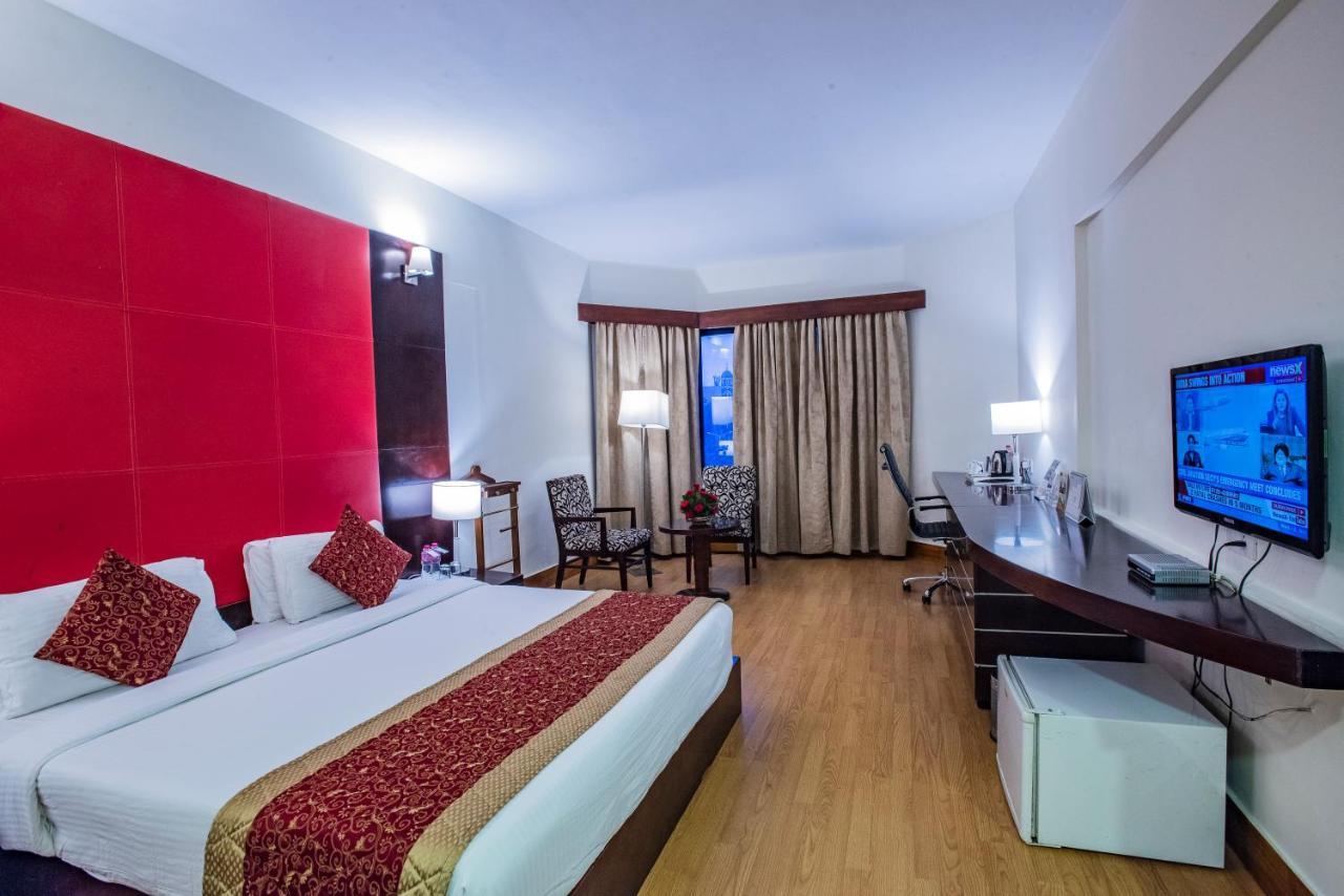 The South Park Hotel Thiruvananthapuram Ngoại thất bức ảnh