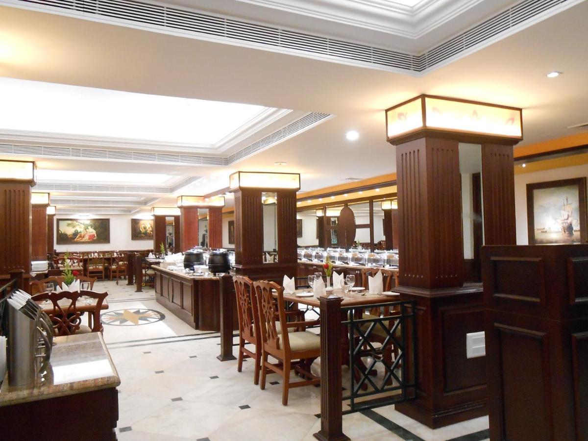 The South Park Hotel Thiruvananthapuram Ngoại thất bức ảnh